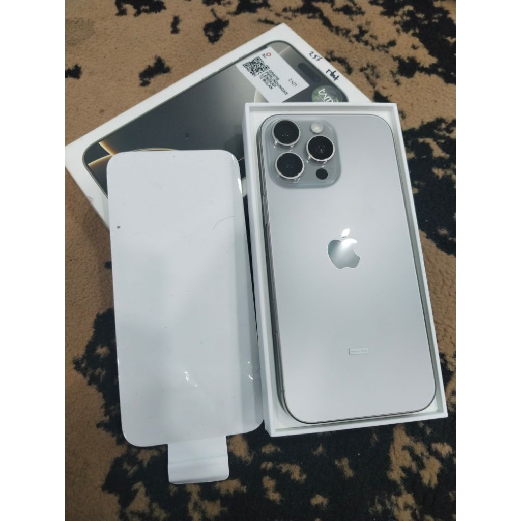 iPhone 16 Pro Max 256GB iBox PA/A Garansi panjang sampai bulan 8 fullset fusik Mulus like new Hb99% 