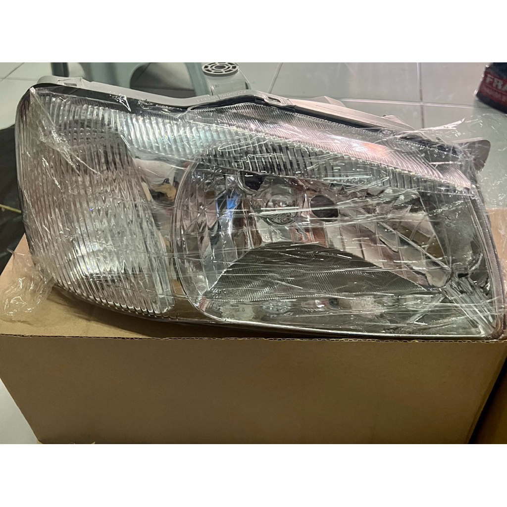 Lampu depan Head lamp Hyundai Verna 2001