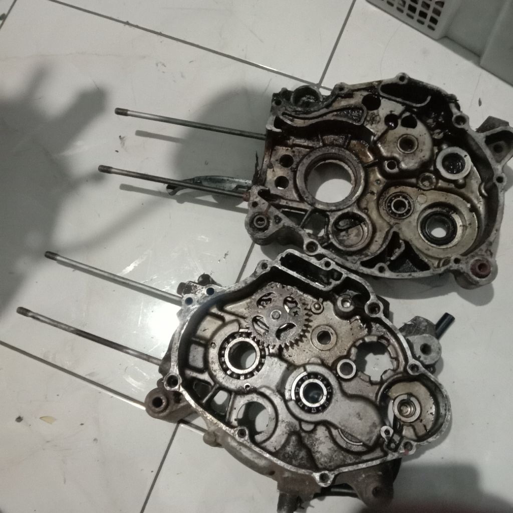 crankcase krengkes kanan kiri Vega old Jupiter lama