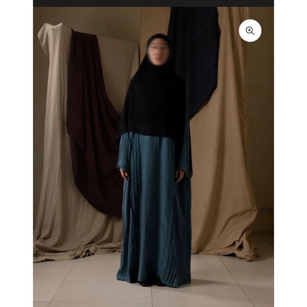 Preloved Teeqa Basic Taza Teal Size M