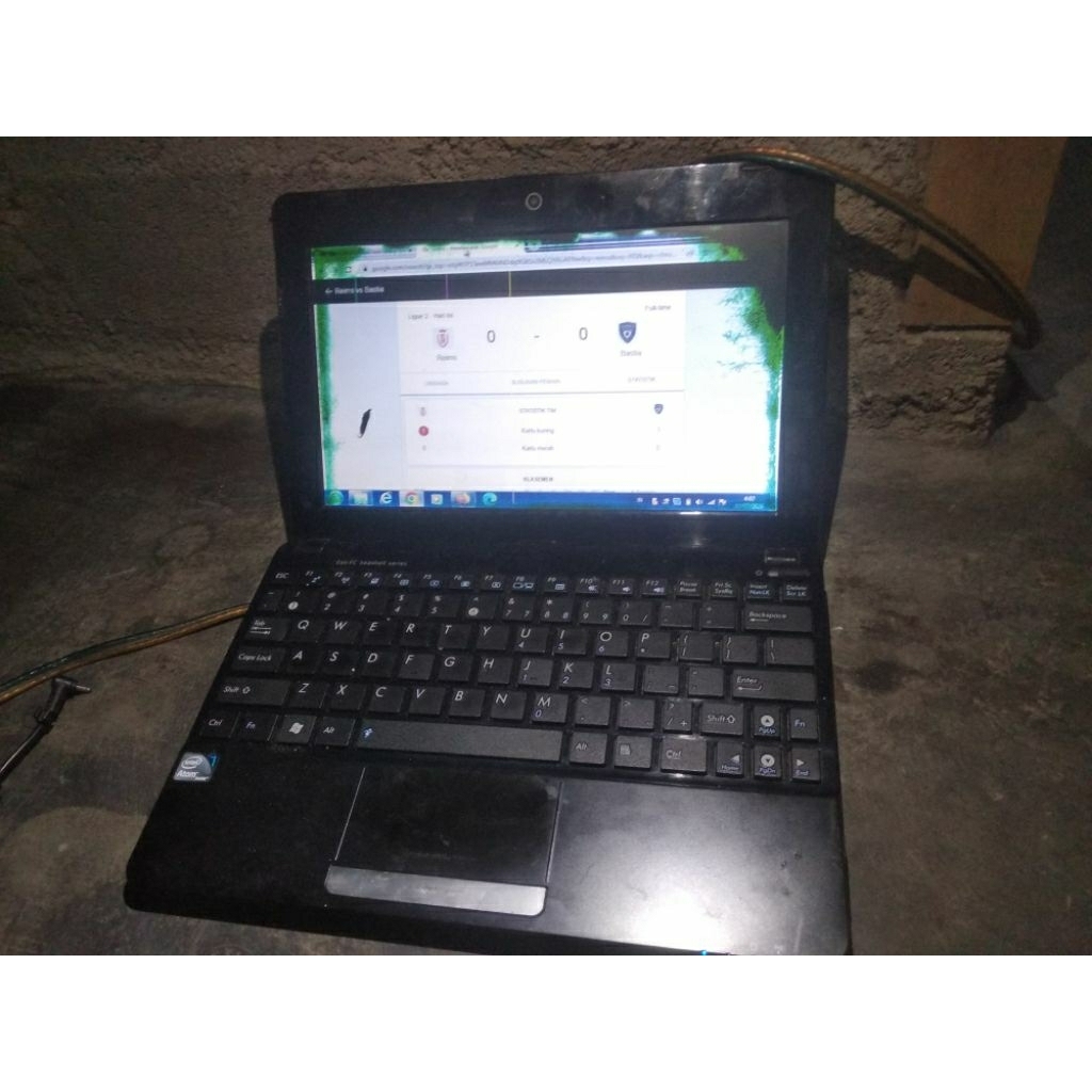 Laptop notebook Asus minus lcd kena dikit normal