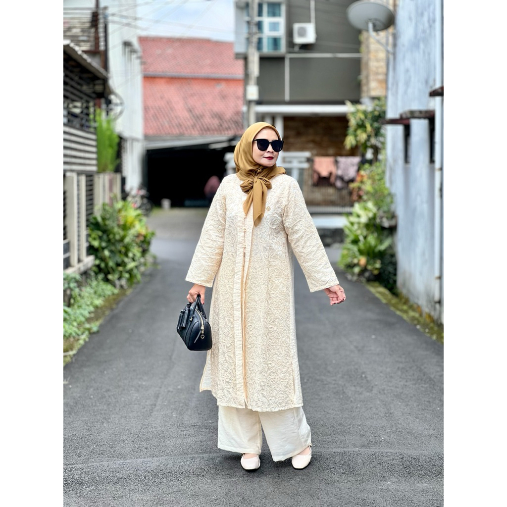 Zaila Midi Cream by Versus city