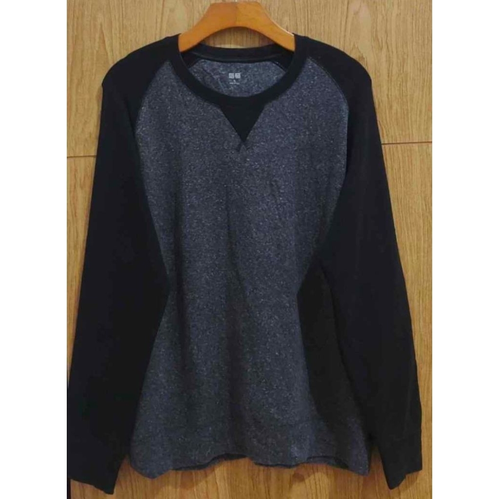 sweater hitam kombinasi Uniqlo XL