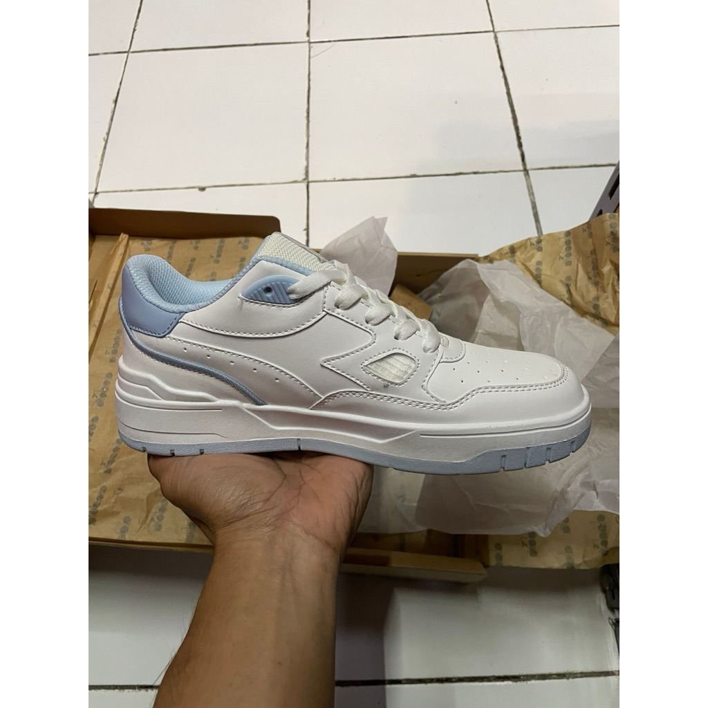 diadora nelo size 39
