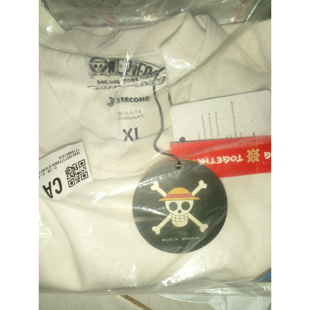 3 second one piece original size XL