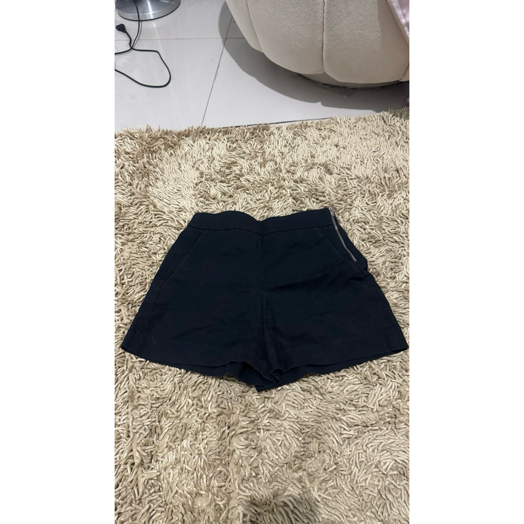 celana pendek zara