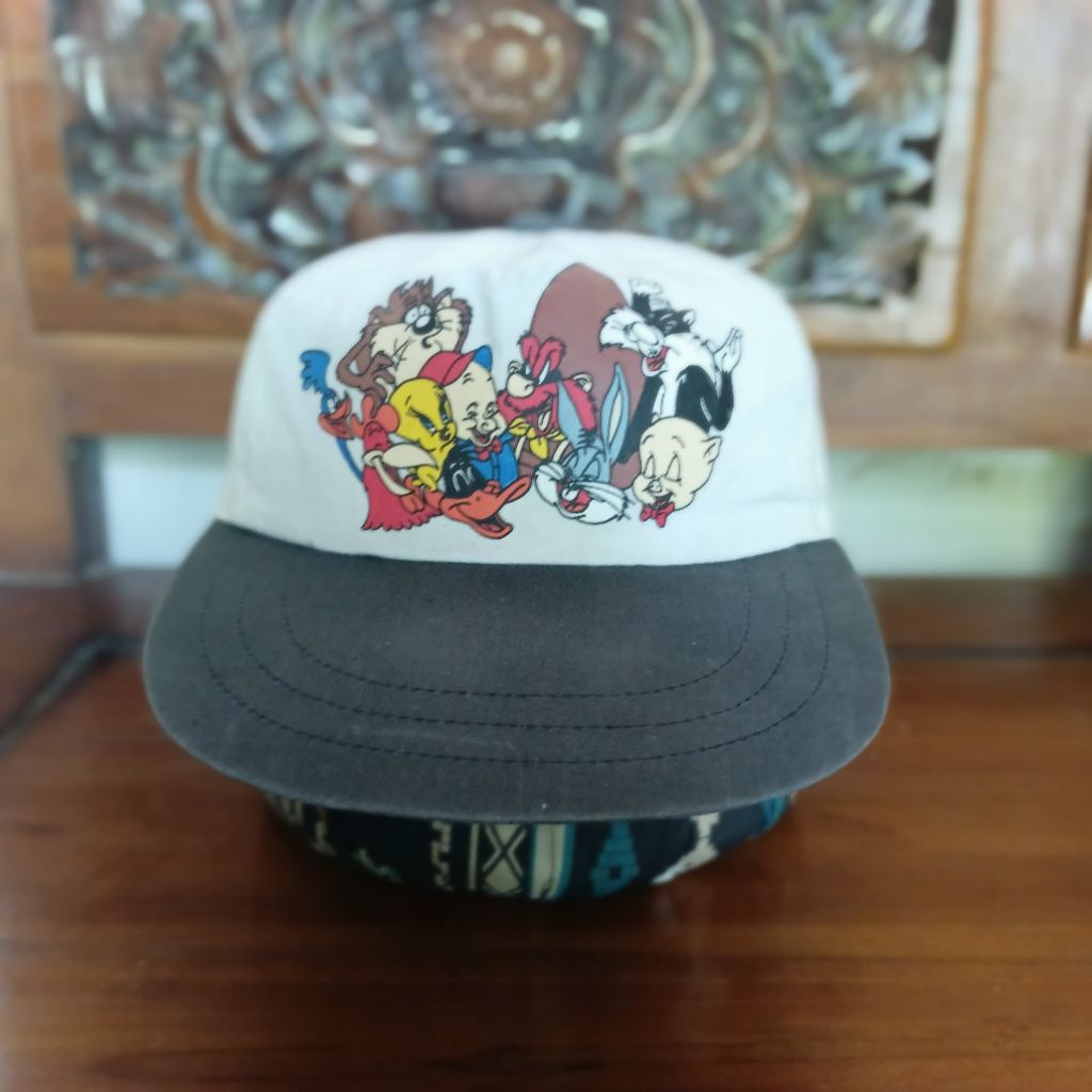 topi bisbol Warner Bros. atau Looney Tunes
