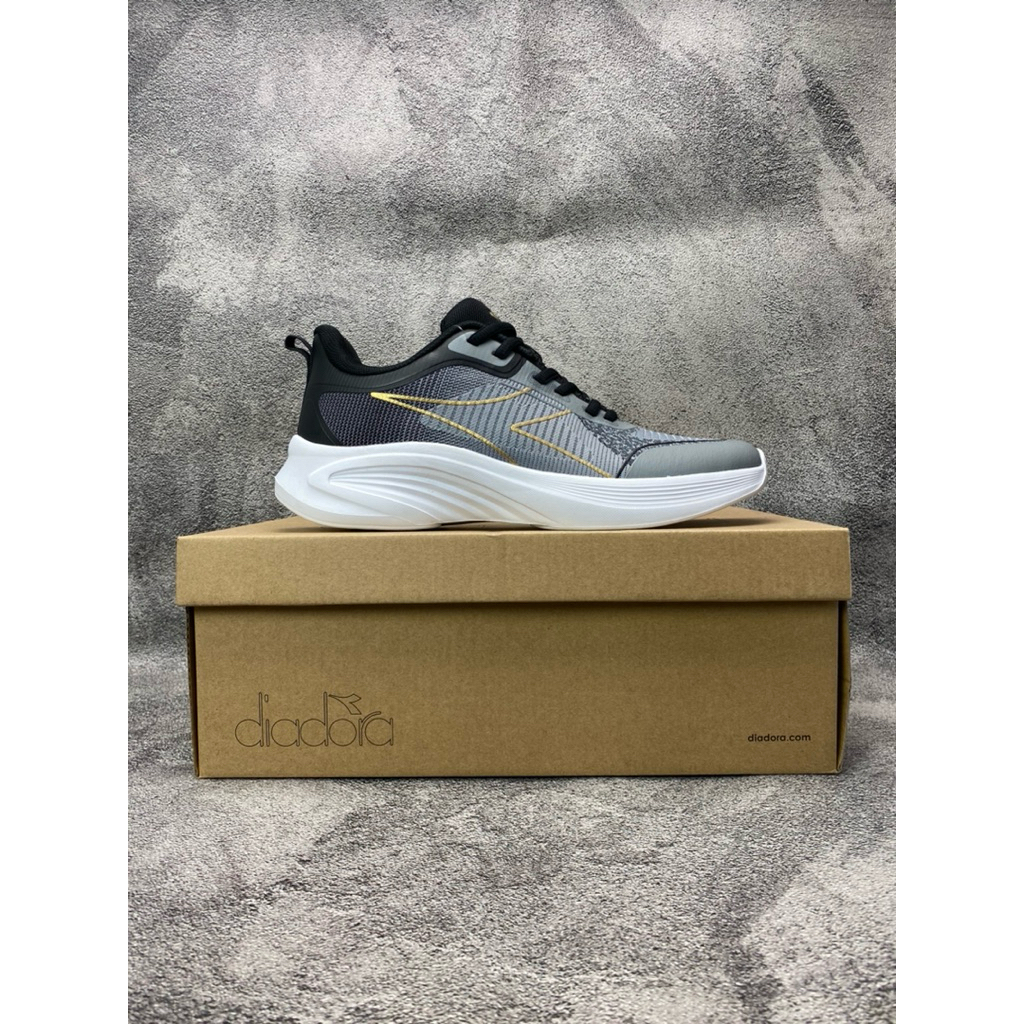 Diadora Nakama Promo Terlaris Size 39 40 Sepatu Olahraga Pria Wanita