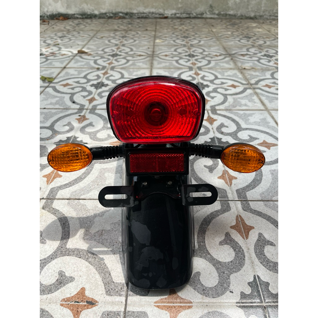 slebor belakang set kawasaki w175 se, riting sein original kawasaki w175 se, stoplamp kawasaki w175 