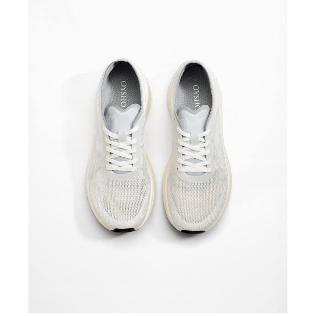 Running shoes oysho