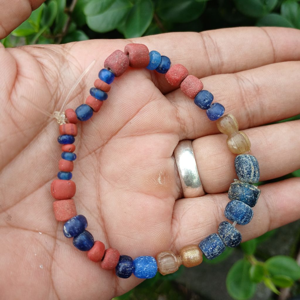 Koleksi Temuan Galian Tanah Manik2 KUNO KaBudhan