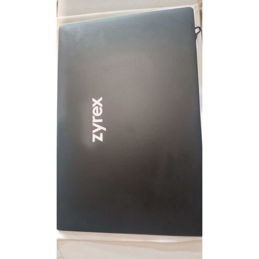 Fulset Lcd Laptop Zyrex Bunaken