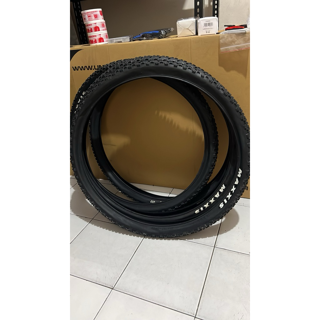 Ban sepeda MAXXIS 29x225 bukan scwhalbe nobby nic