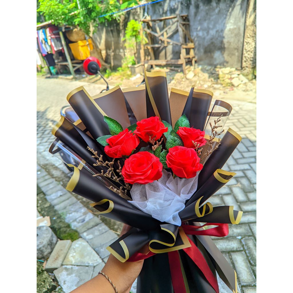 BUKET BUNGA MAWAR MERAH - BUKET BUNGA MAWAR - BUKET WISUDA - BUKET ULANG TAHUN - BUKET HADIAH - BUKE