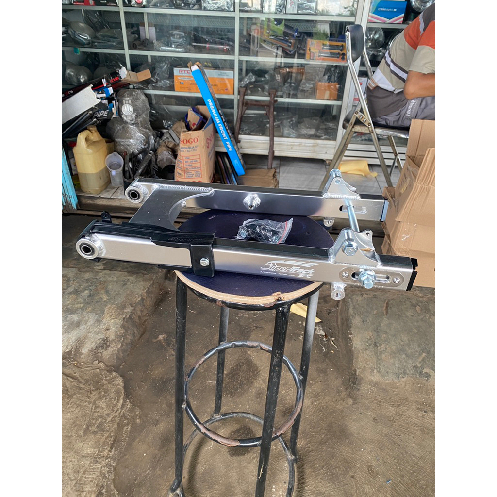 SWING ARM YAMAHA F1ZR FORCE 1 VEGA JUPITER PANJANG STD