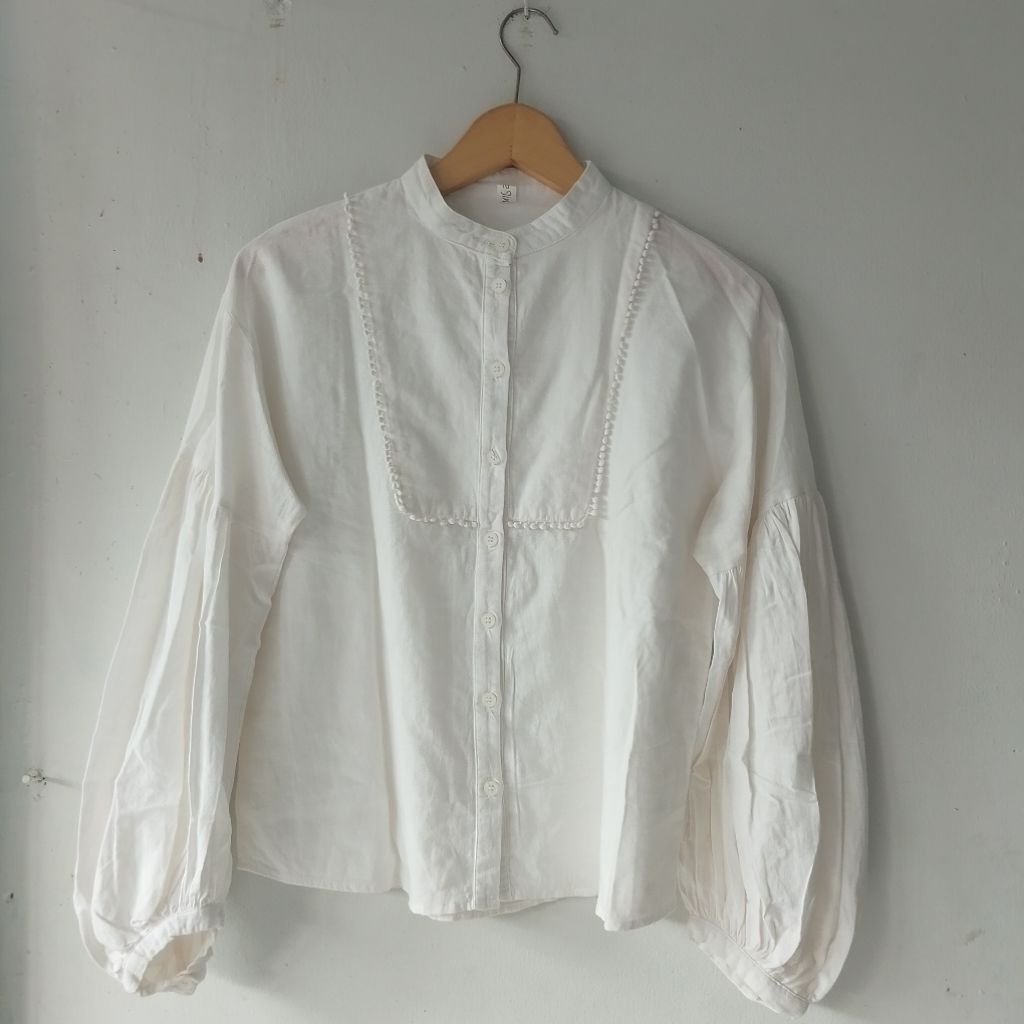Preloved Atasan Blouse Lengan Balon Putih Wanita Elegant