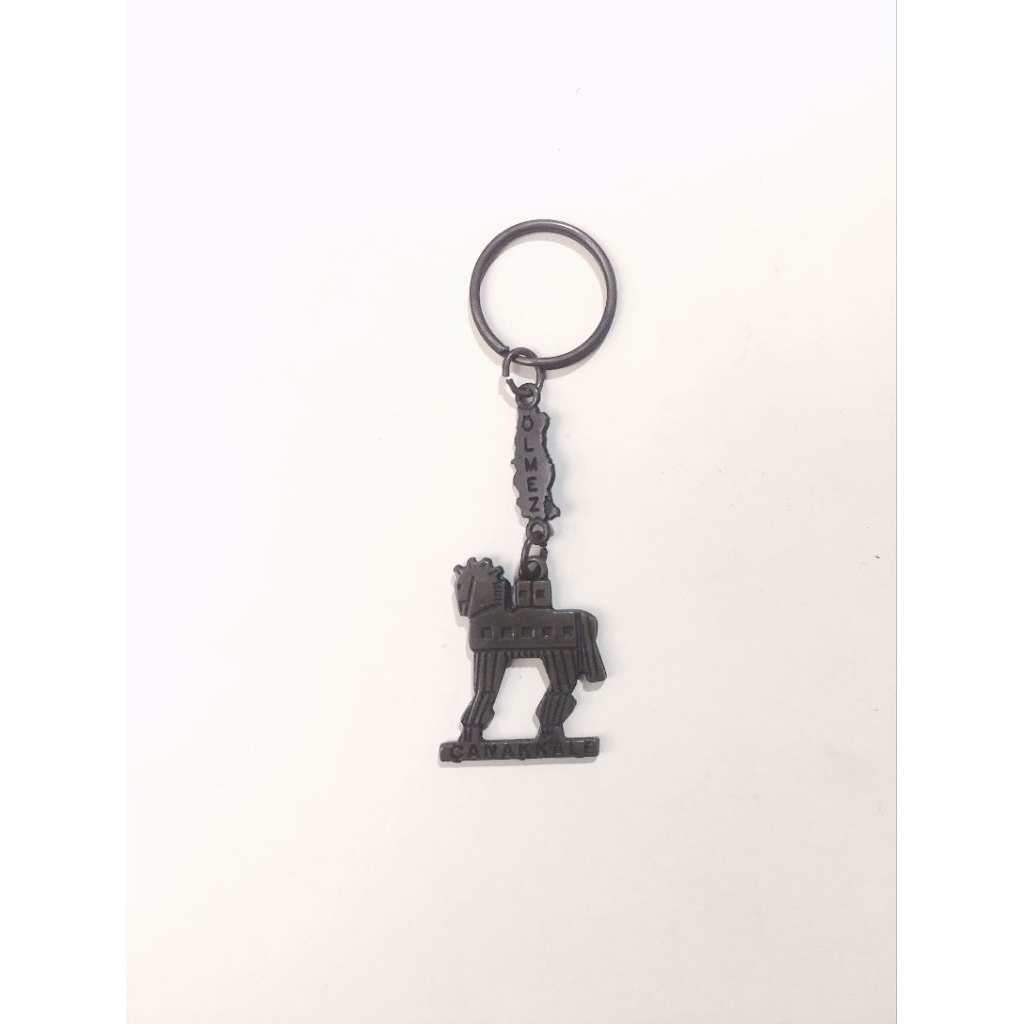 Vintage Metal Trojan Horse Keychain from Canakkale, Turkey - with the quote "Şehitler ölmez" engrave