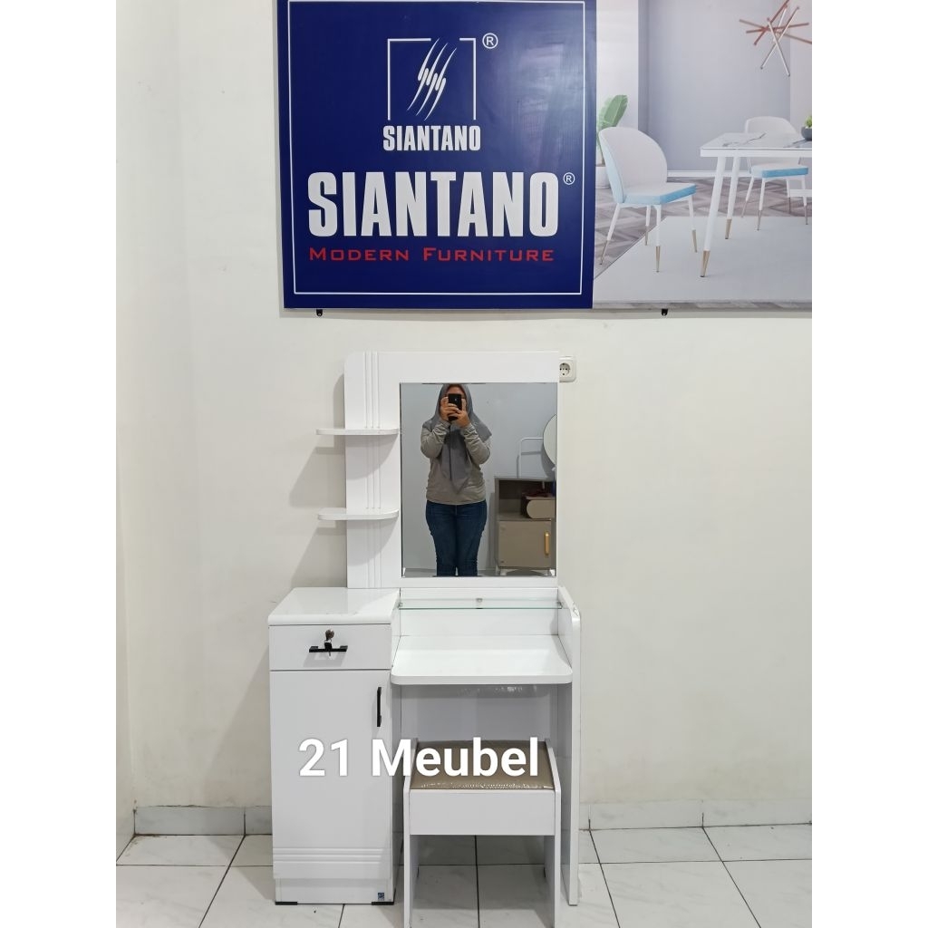 Meja rias siantano Capitol