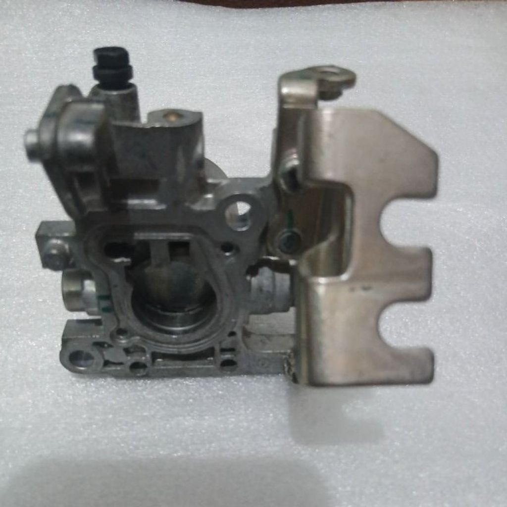 RUMAH TROTLE BODY MOTOR  GENIO SCOOPY 2021-2024 ORIGINAL