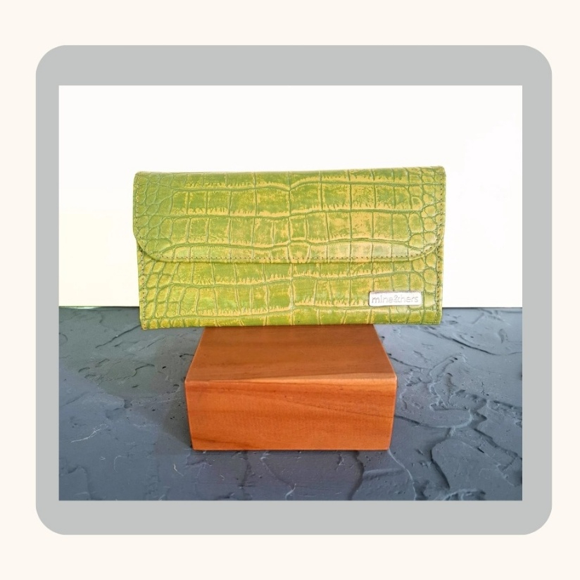 Dompet Panjang Kulit Sapi Asli / Wanita / Hijau Lemon Mine&Hers