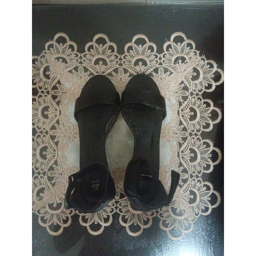 Sepatu sendal bata wanita