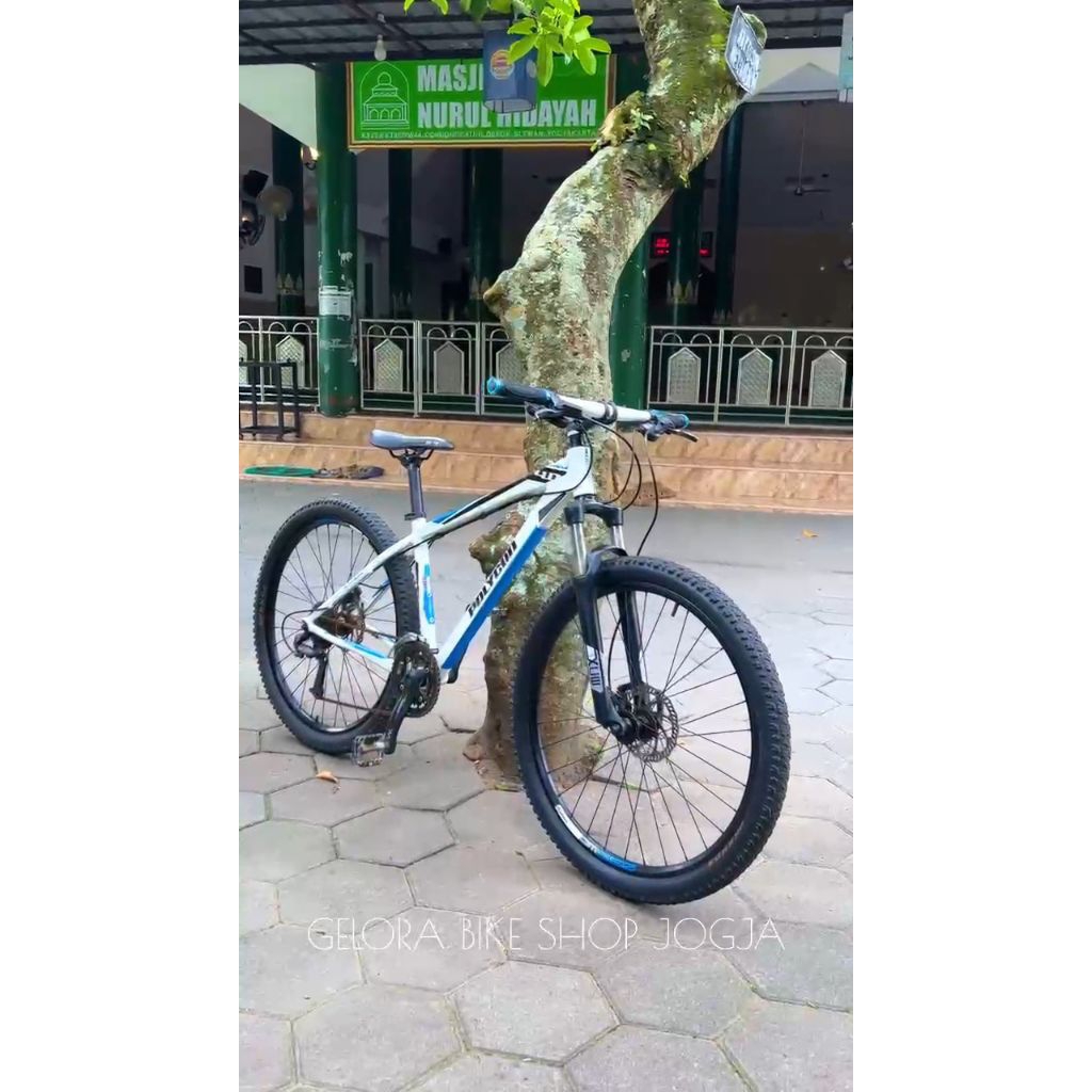 Polygon Xtrada 4 size M 27,5 (Sepeda bekas)
