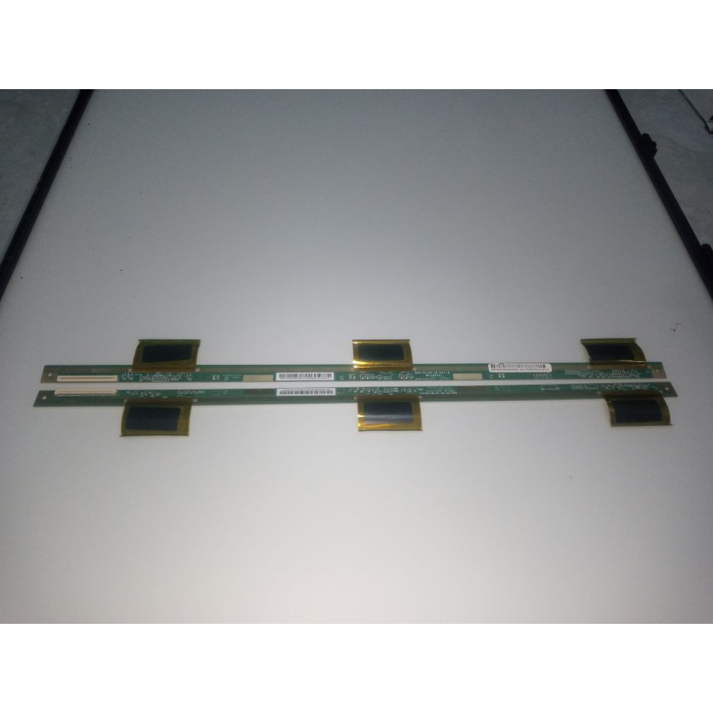 TCON COF TV REALME 43