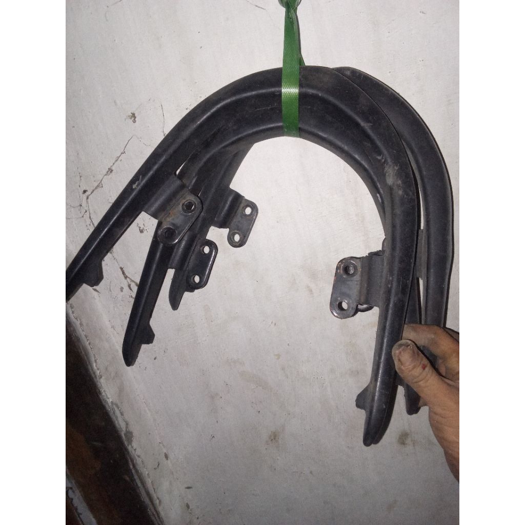 bemper begel behel belakang Honda absolute Revo original copotan lepasan motor bahan karet