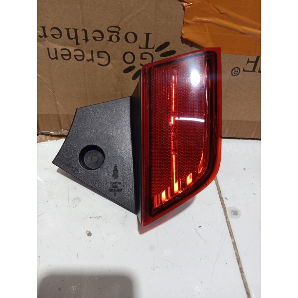 Reflektor lampu bemper belakang pajero sport 2017 2018 2019 2020