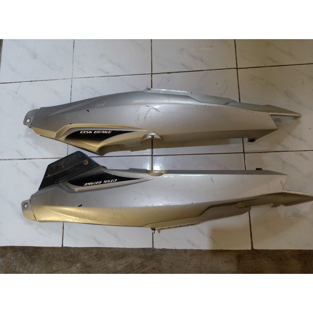 cover body belakang Yamaha Vega R New silver original copotan