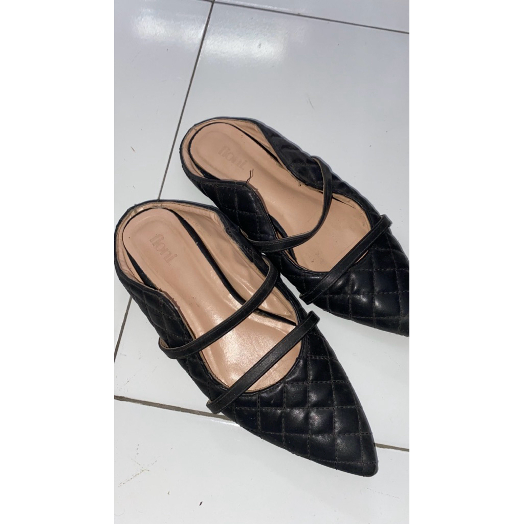 preloved sepatu sandal fioni