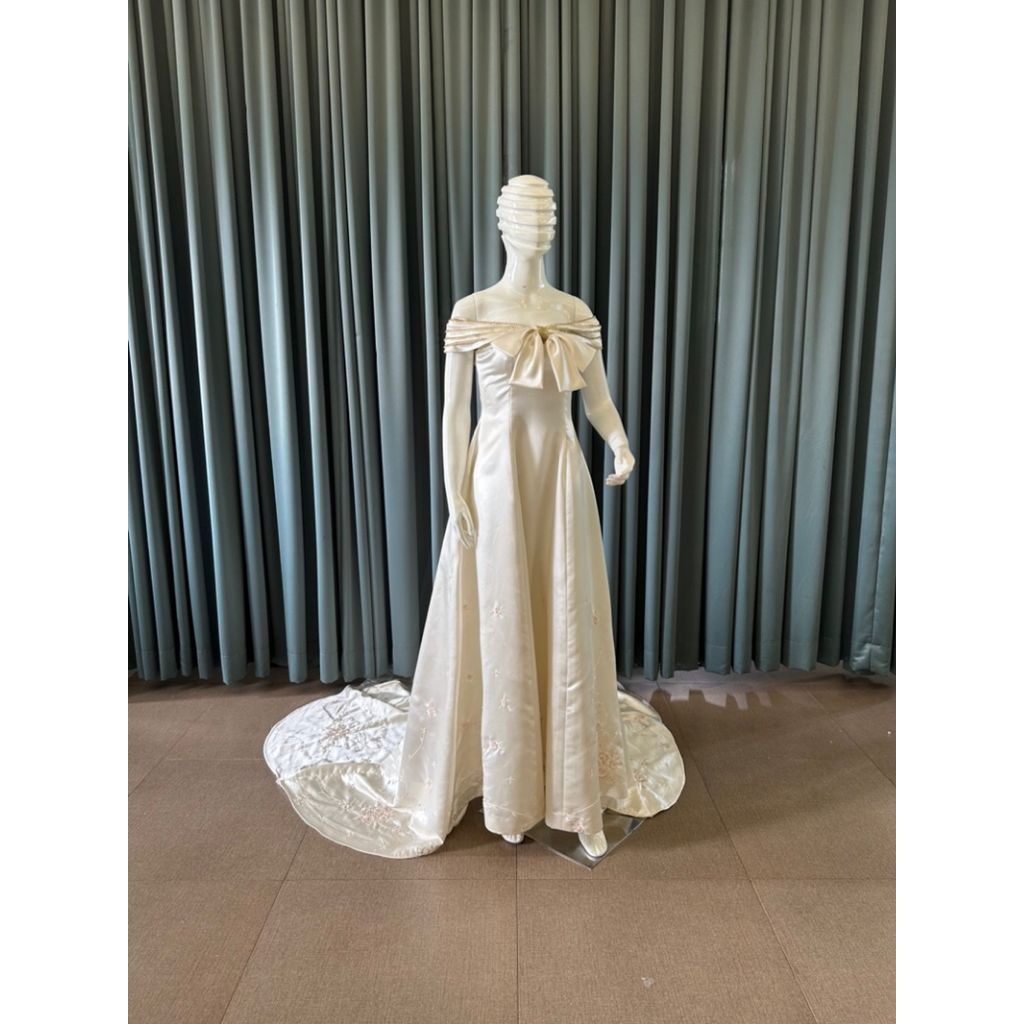 Gaun Wedding Preloved