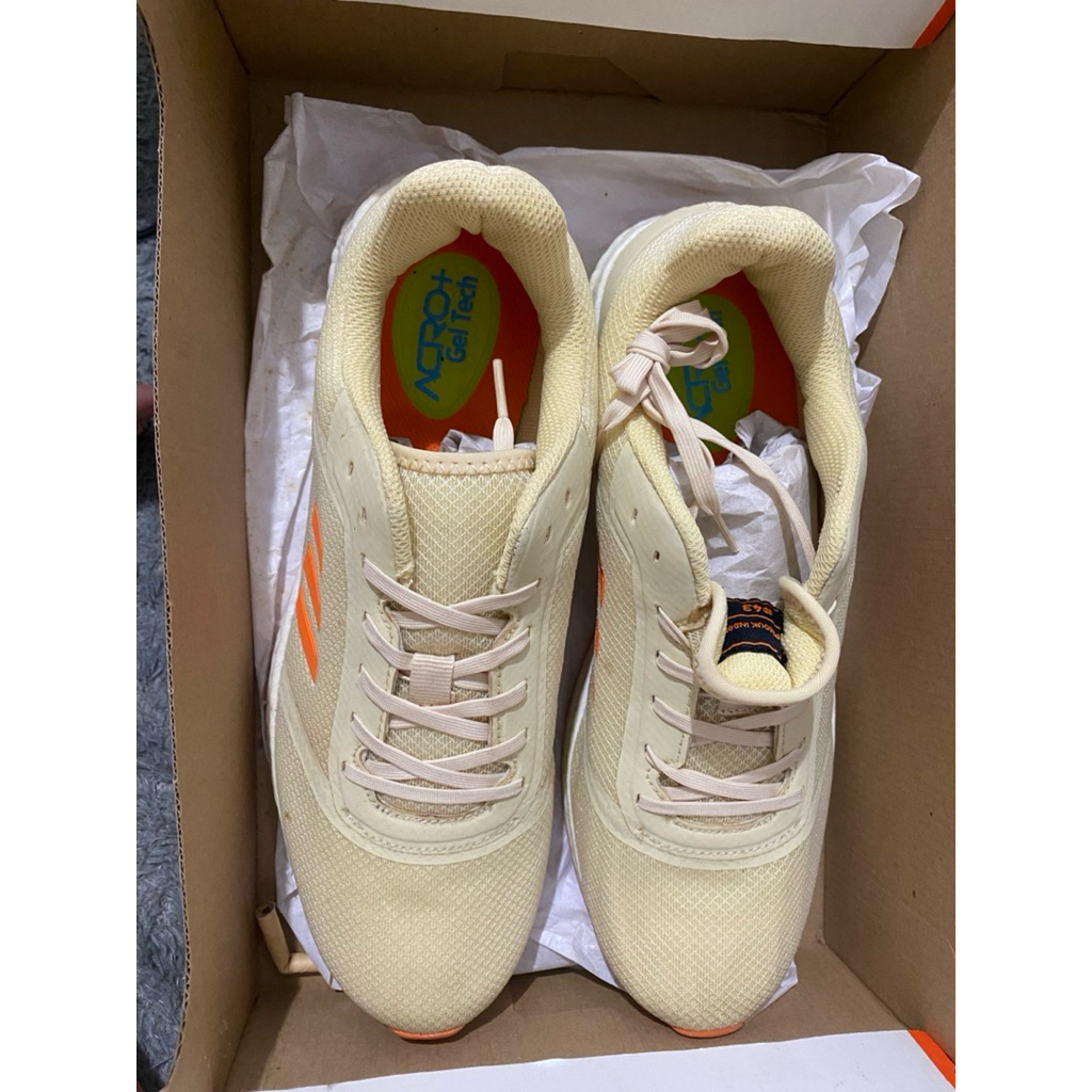 Preloved Sepatu Nike Revolution 5