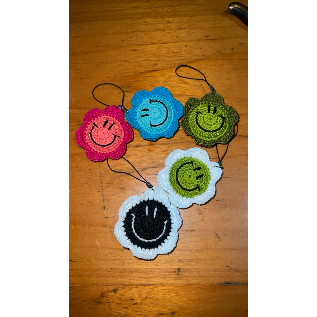 Project Happiness - gantungan hp/tas