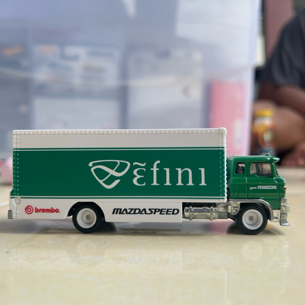 Hot Wheels Team Transport Mazda Efini Truk Towing