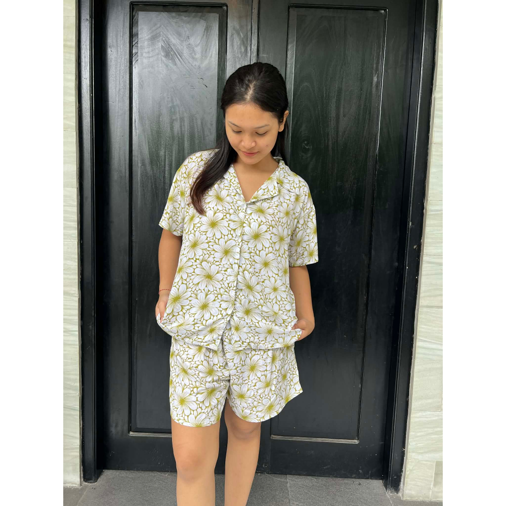 One set Pyama sultan  Setelan  rayon kameja celana pendek  1 set baju santai wanita Motif Viral harg
