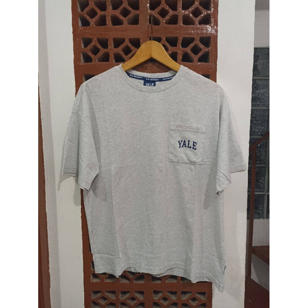 Yale pocket tshirt