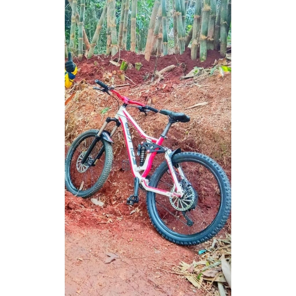 sepeda fullsus Folker