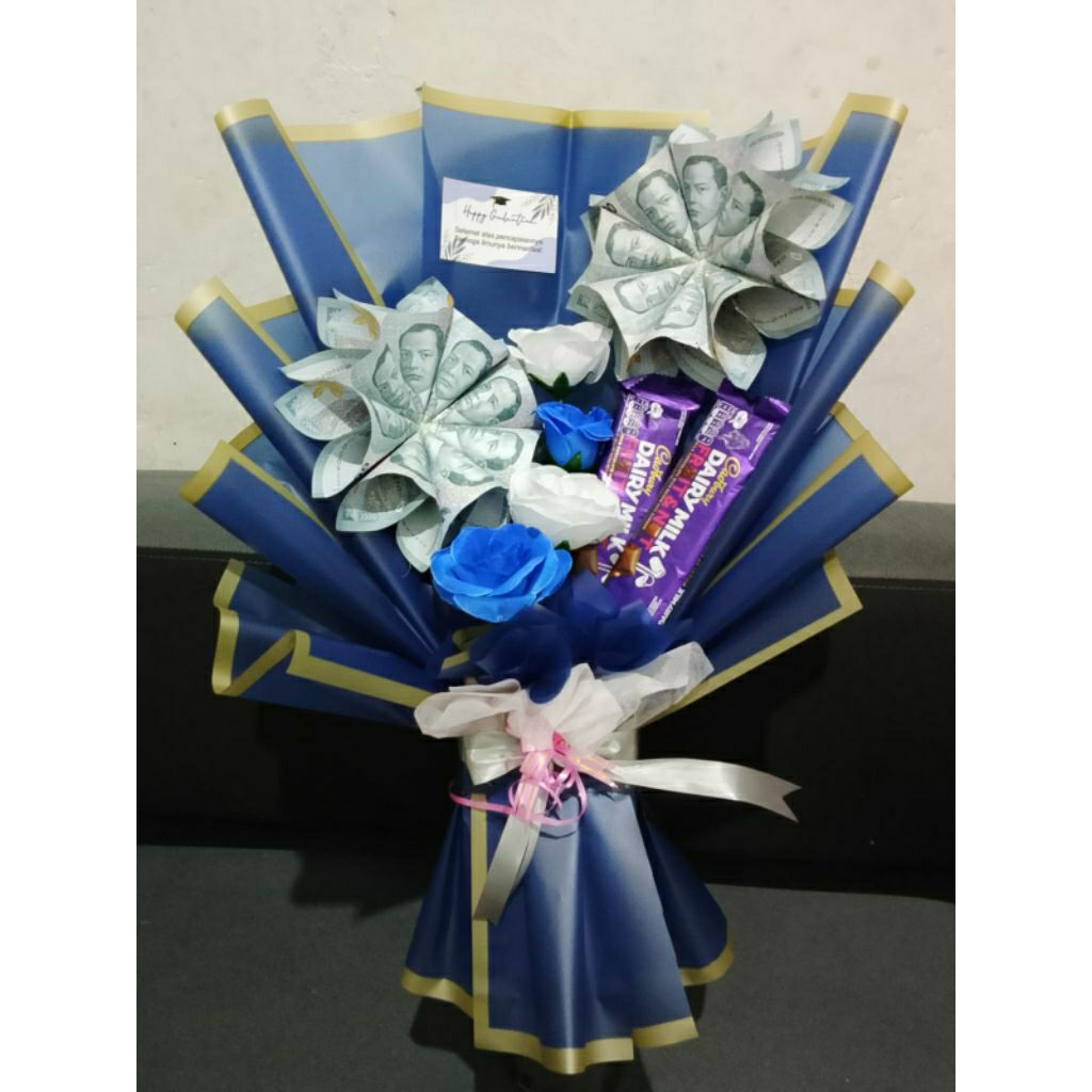 BUCKET COKLAT CADBURY, SILVERQUEEN, UANG, BONEKA WISUDA