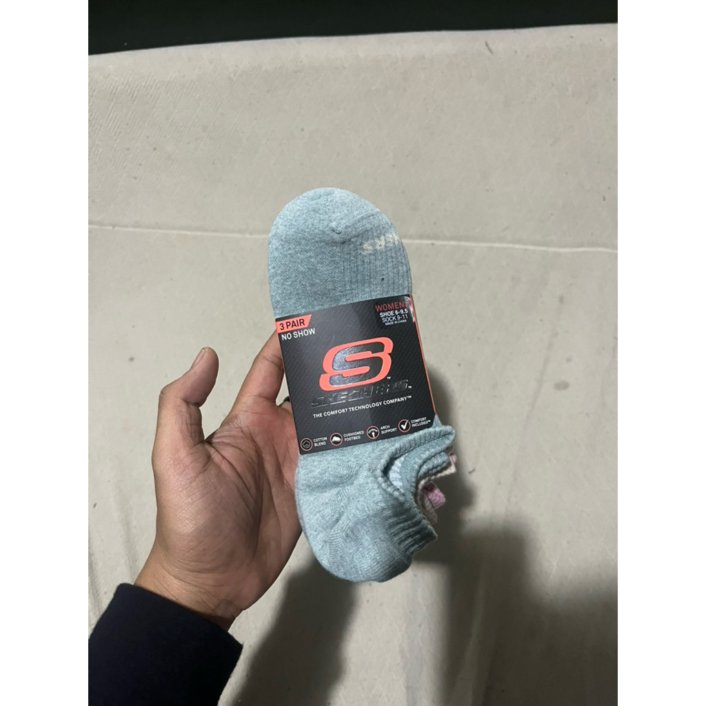Kaos Kaki Skechers