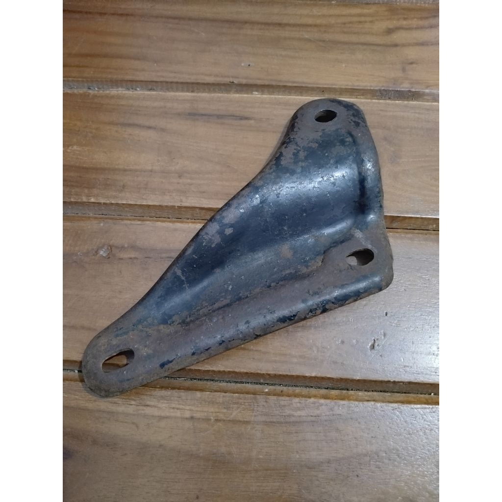 braket besi pangkon dudukan knalpot honda astrea c700 supercup,astrea 800 asdap,astrea star original