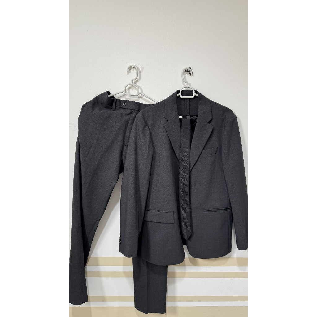 Uniqlo - Setelan Jas