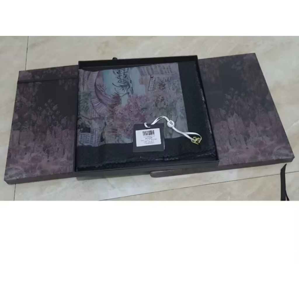 New with tag Buttonscarves Black New York 4 Forgiveness