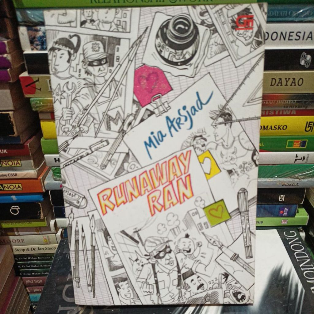 Novel original runaway ran by Mia Arsjad