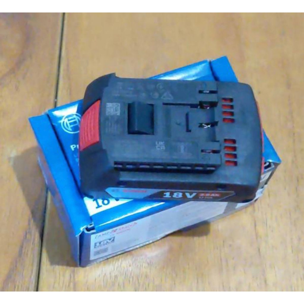 baterai batery batere bosch 2ah 2 ah 18v 18 v volt bosch 18v-Li 18 v - li