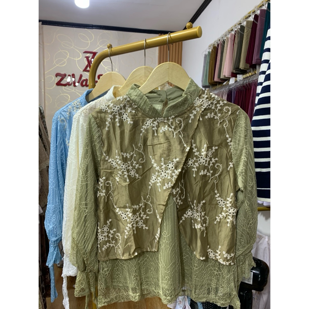 blouse kondangan renda motif bunga