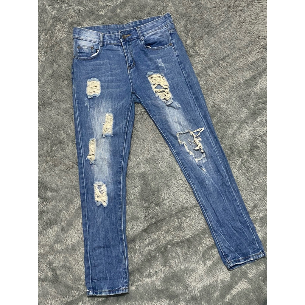 Preloved Ripped jeans