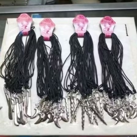 Kalung Tali Hitam Bandul Logam Isi 12pcs dengan Desain Elegan dan Tali yang Kuat untuk Gaya Anda