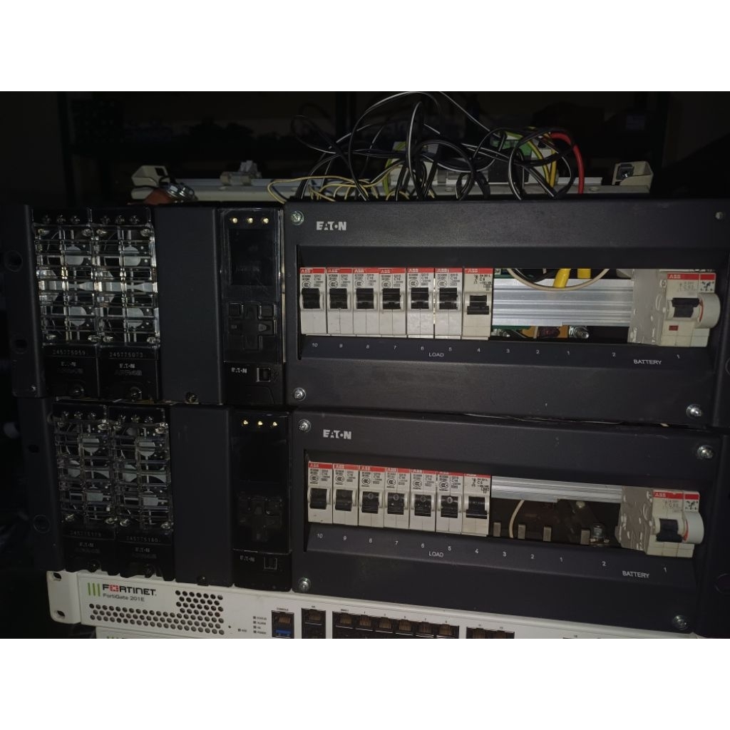 RECTIFIER EATON UKURAN 2U ¹/² 48V 120A BARU STOK LAMA