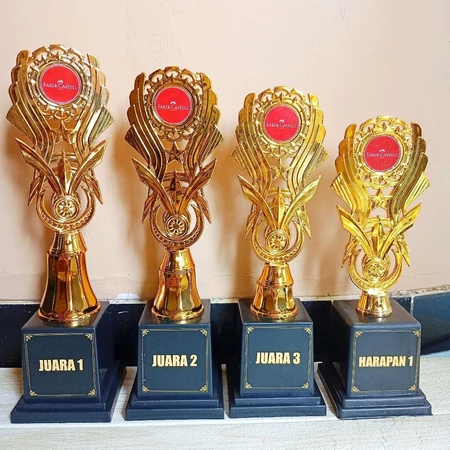 PIALA Set ISI 4 Trophy PIALA PLASTIK Trophy MURAH
